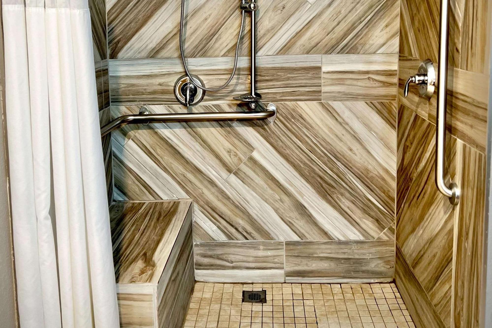 Quality Inn & Suites Wisconsin Dells Downtown - Waterparks Area Εξωτερικό φωτογραφία